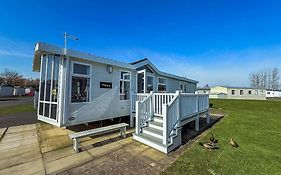 Stunning 6 Berth Caravan With Decking At Southview Holiday Park Ref 33175V
